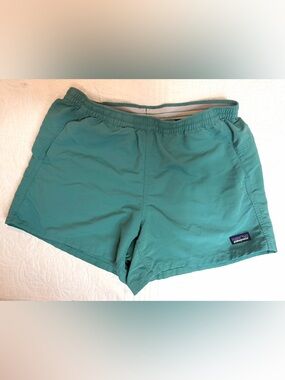 Patagonia Womans Small Baggies Short 4" Inseam Outdoor Hiking Swim Athletic